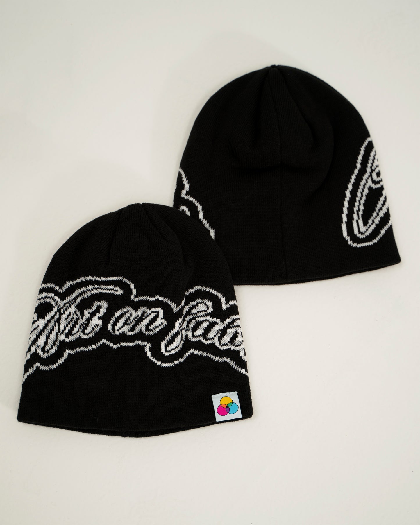 RESTOCK - ARCHED LOGO KNITTED BEANIE BLACK